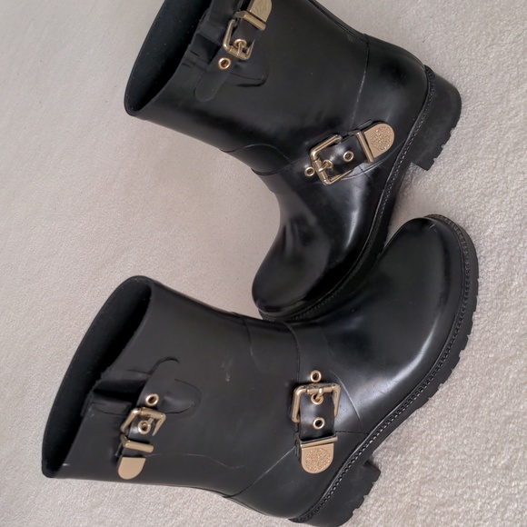 Vince Camuto Rain Boots - Picture 2 of 11